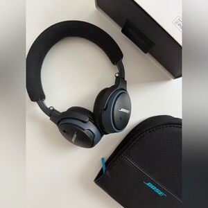 BOSE SoundLink OE Headphones